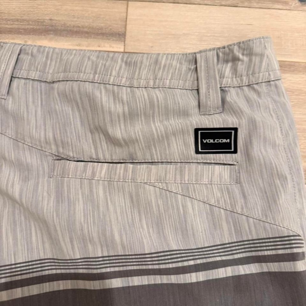 2000s Volcom brown striped board shorts Sz 38  #surf #beachwear - Picture 7 of 7